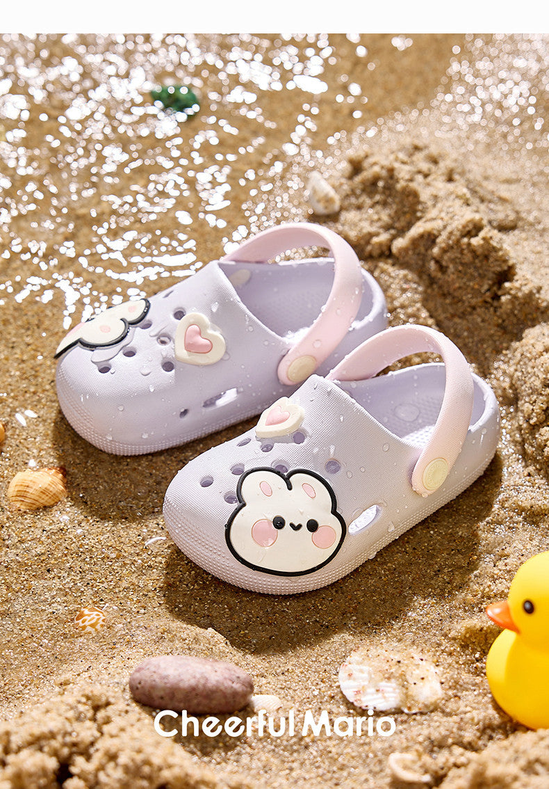 Summer children's slippers, indoor non-slip home wear with cartoon patterns, suitable for both boys and girls, soft-soled toddler flat shoes.