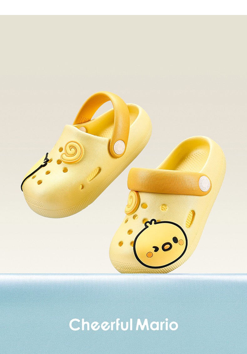 Summer children's slippers, indoor non-slip home wear with cartoon patterns, suitable for both boys and girls, soft-soled toddler flat shoes.