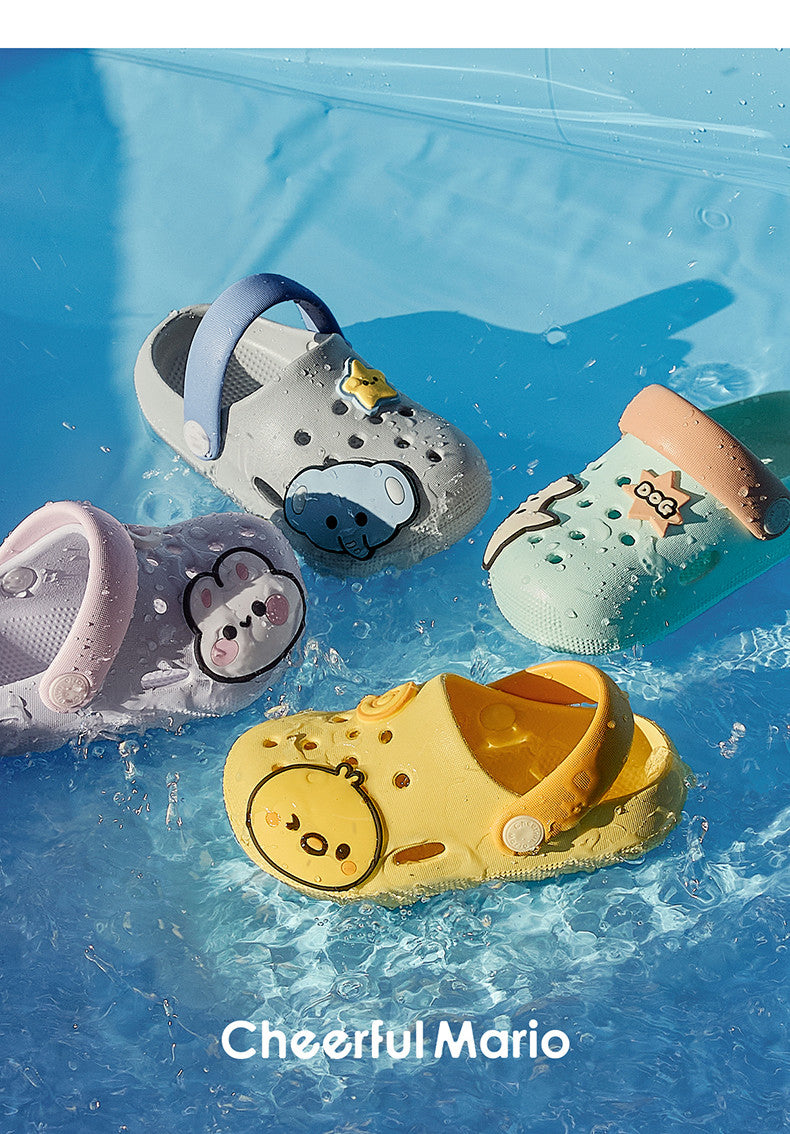 Summer children's slippers, indoor non-slip home wear with cartoon patterns, suitable for both boys and girls, soft-soled toddler flat shoes.