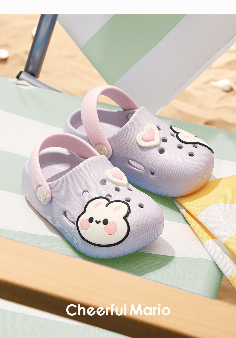 Summer children's slippers, indoor non-slip home wear with cartoon patterns, suitable for both boys and girls, soft-soled toddler flat shoes.